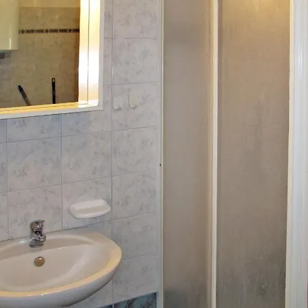 Teo - Lbn154 By Interhome *